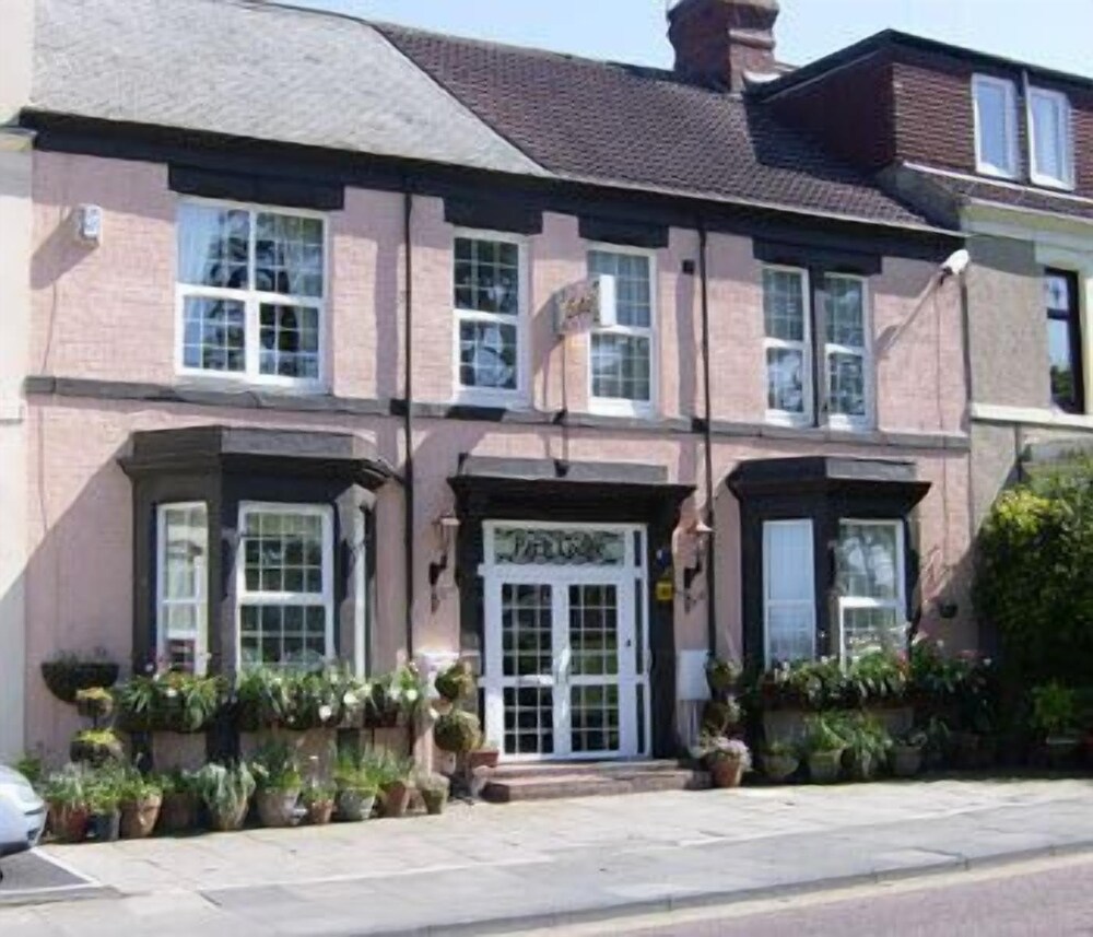 Park Lodge — 4-Star Luxury Hotel in Whitley Bay, United Kingdom