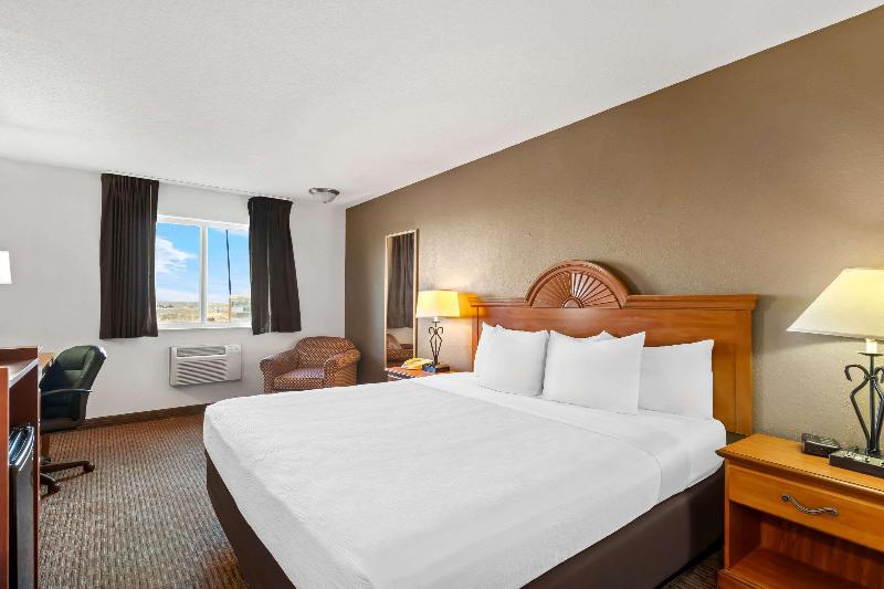 Quality Inn Sidney I 80 - photo 9
