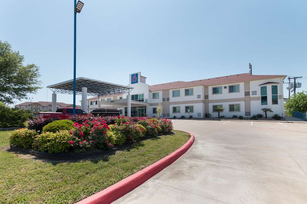 Motel 6 Hillsboro TX - photo 4