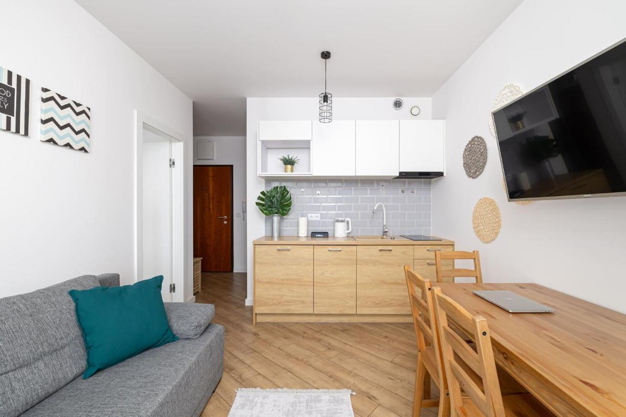 Burakowska 16B Apartment with Balcony by Noclegi Renters — 4-Star Luxury Hotel in Warsaw, Poland