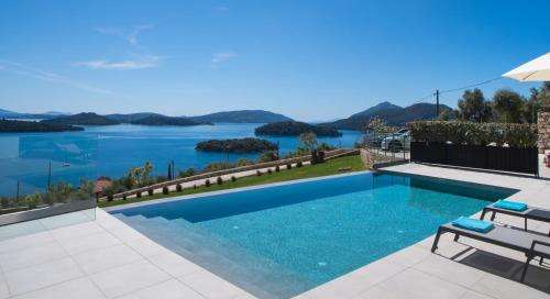 Apaggio Villas — 4-Star Luxury Hotel in Lefkada, Greece