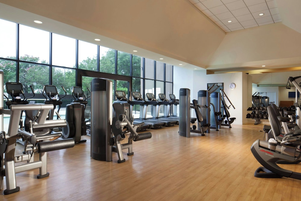 Sheraton DFW Airport Hotel - photo 27