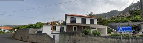 Casa Magic Vieira New well located with services — 4-Star Luxury Hotel in Arco Da Calheta, Portugal