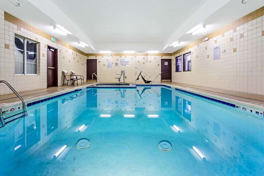 La Quinta Inn & Suites by Wyndham Denver Gateway Park - photo 15