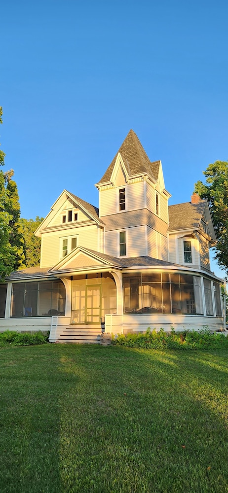 Oaklawn Inn Llc - photo 82