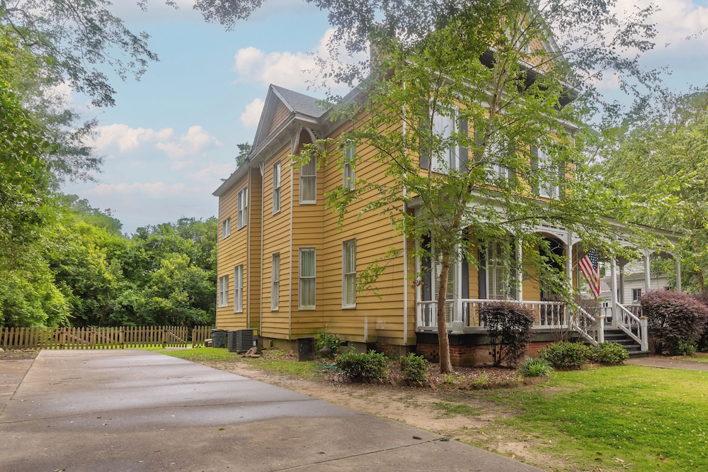 Goldfinch Mansion Historic Luxury on the Park - featured photo