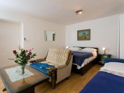 Guest House Kusalo One Bedroom Apartment with Terrace Apartman 4