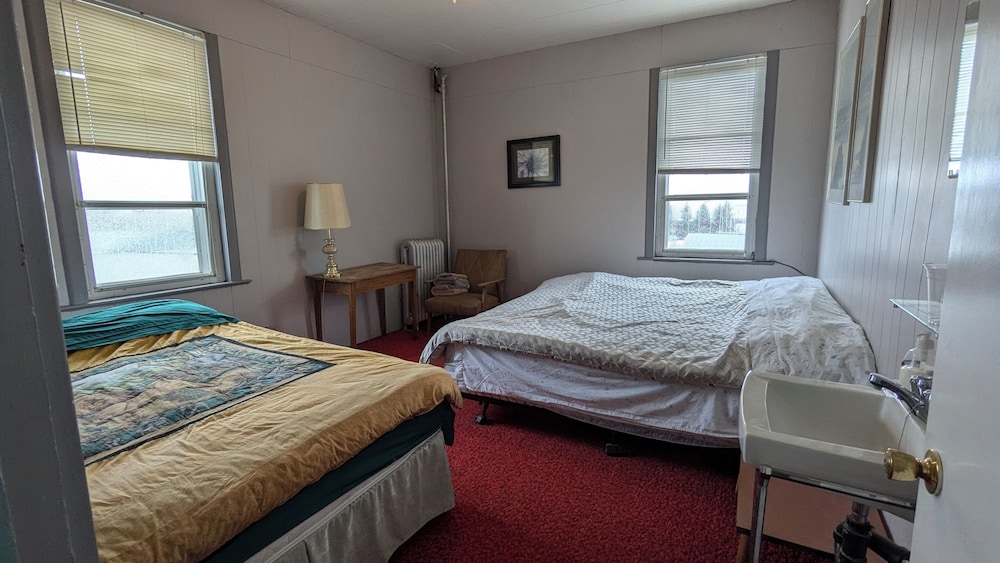 Dinsmore Hotel — Unknown City — photo 4