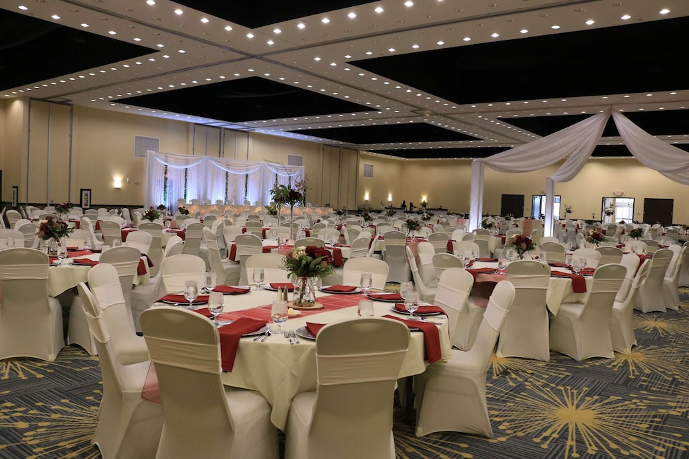 Hilton Garden Inn Fargo - photo 54