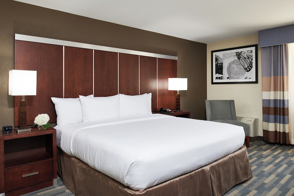DoubleTree by Hilton Raleigh Crabtree Valley in Raleigh, United States