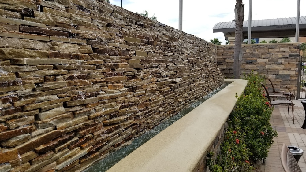 Embassy Suites by Hilton McAllen Convention Center - photo 27