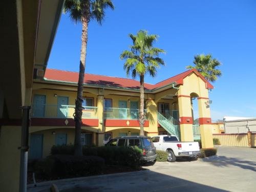 Palace Inn I10East & John Ralston - photo 16
