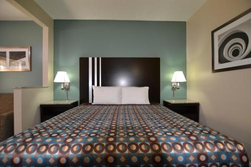 Relax Inn Motel & Suites - photo 23