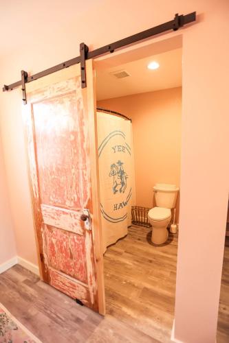 The Blue Buffalo Motel - photo 34