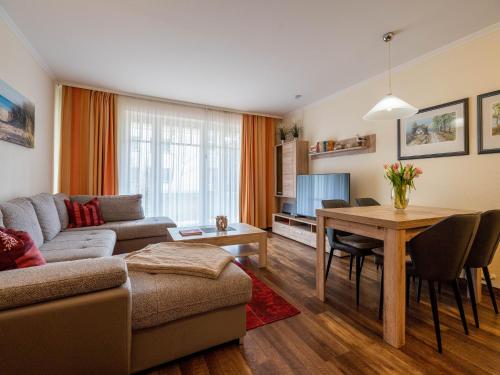 Dünenpark Binz Komfortplus Ferienwohnung mit 1 Schlafzimmer und Terrasse im Erdgeschoss 221 — 4-Star Luxury Hotel in Ostseebad Binz, Germany