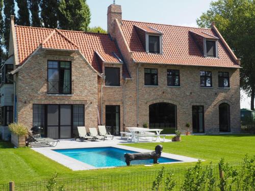 De Grote Vliet in Brugge, Belgium