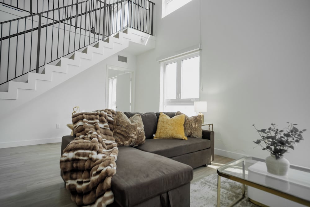 Chic Urban Retreat in Heart of LA - photo 31