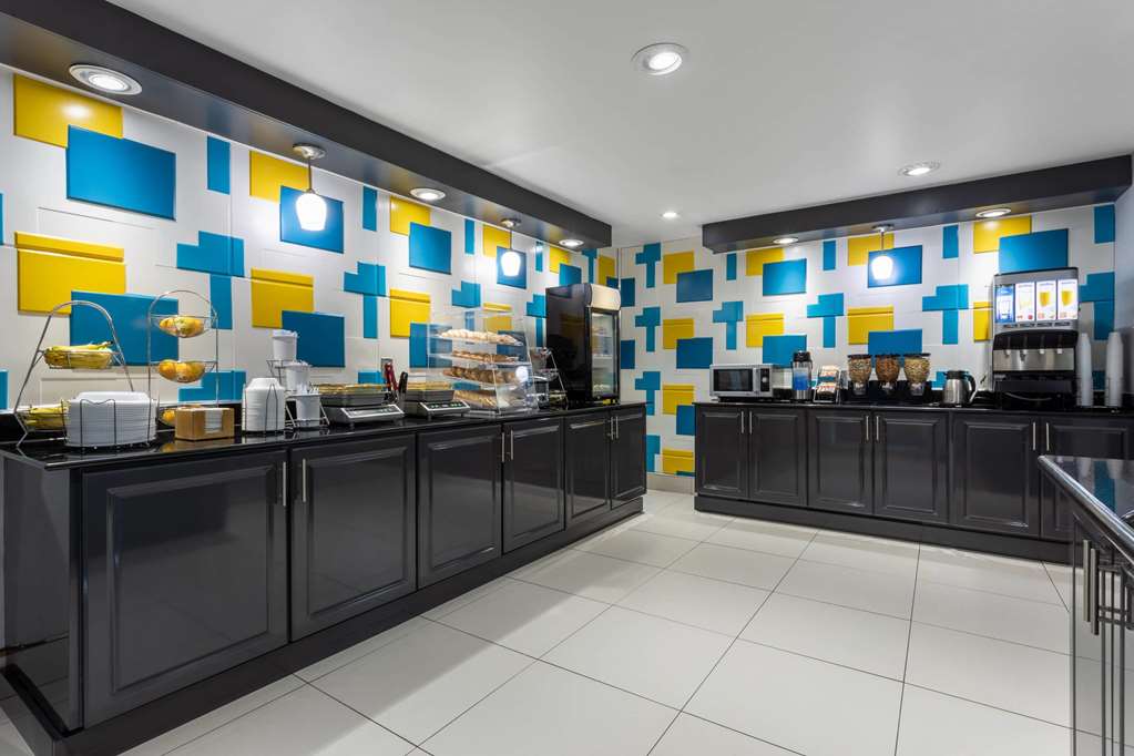 La Quinta Inn & Suites by Wyndham Columbus West Hilliard - photo 29