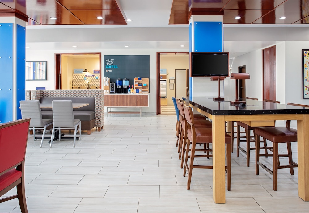 Holiday Inn Express and Suites El Paso North by IHG - photo 31