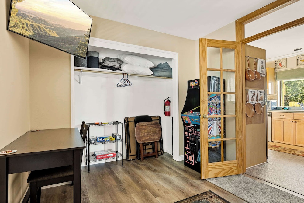 The Leehive Near Lake Arrowhead Village — hotel in Lake Arrowhead