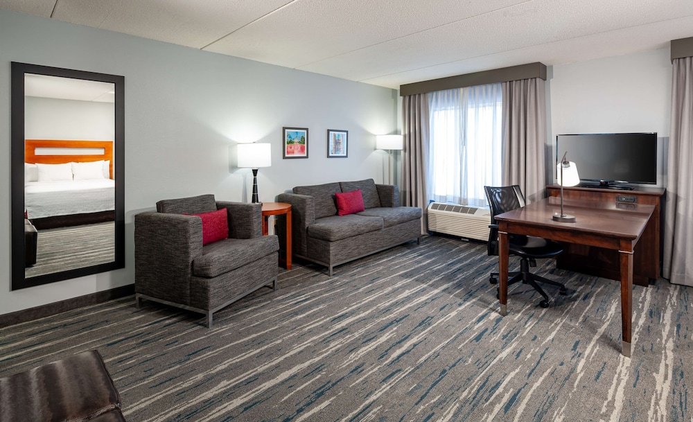 Hampton Inn & Suites St. Louis at Forest Park - photo 8