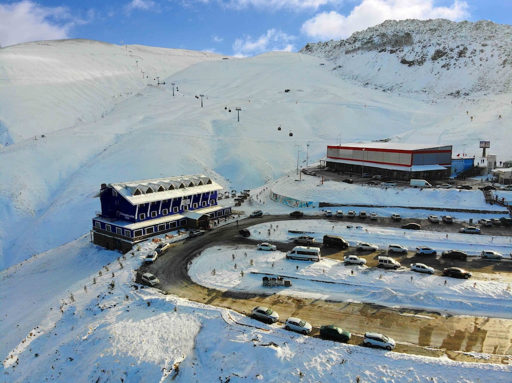 X Mountain Lodge Erciyes 6655309 — Hacilar