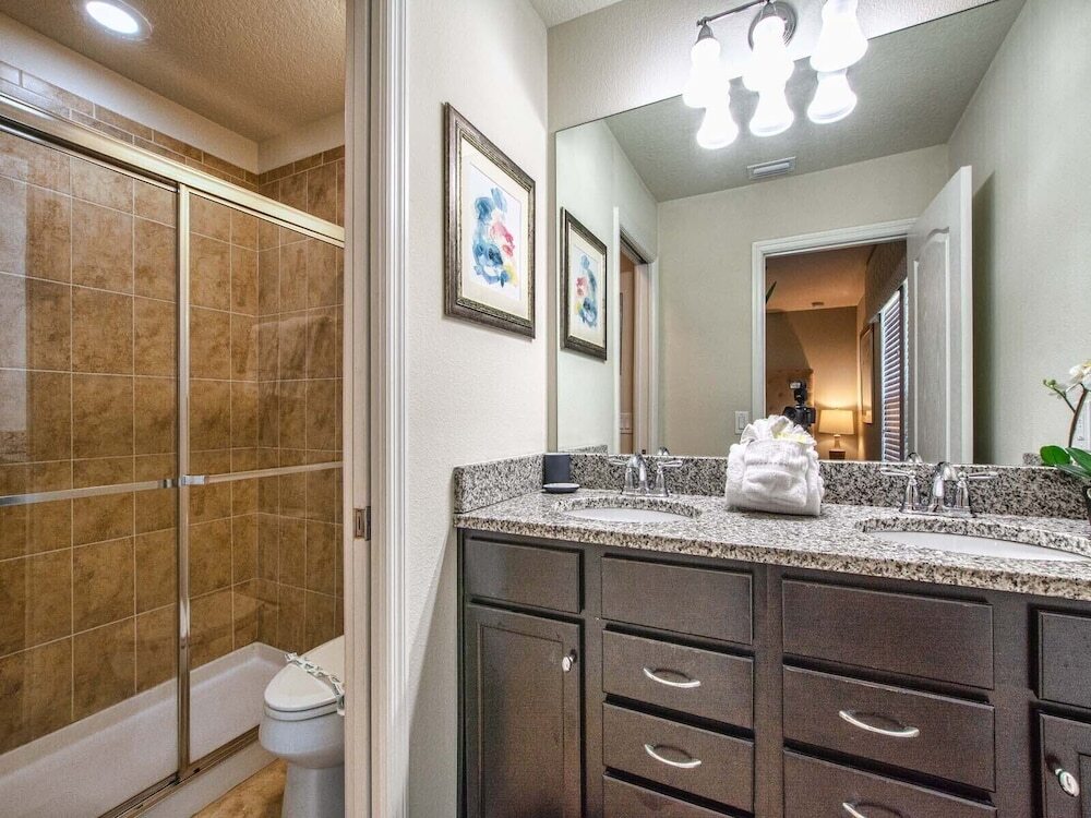 Spacious 8BR Villa w Pool & Resort Amenities - photo 40