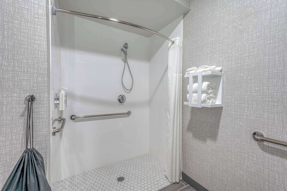Hampton Inn New Philadelphia - photo 20