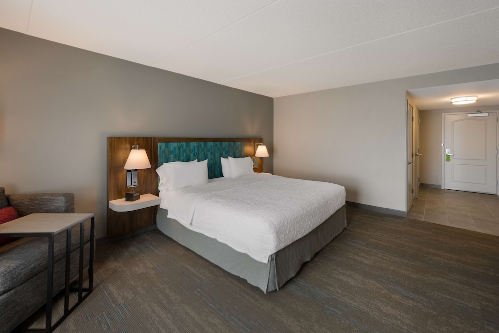 Hampton Inn & Suites Fredericksburg at Celebrate Virginia - photo 33