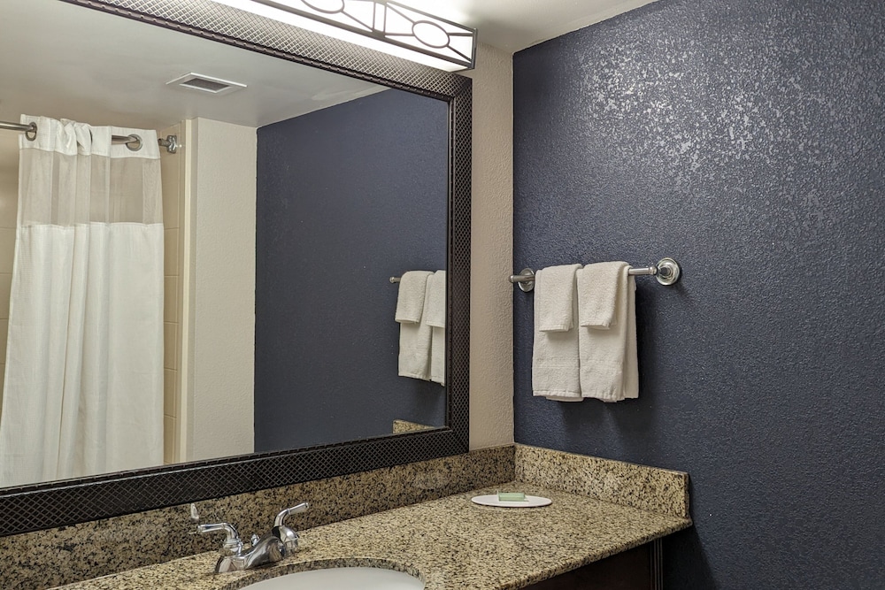 Fairfield Inn & Suites Valdosta - photo 11