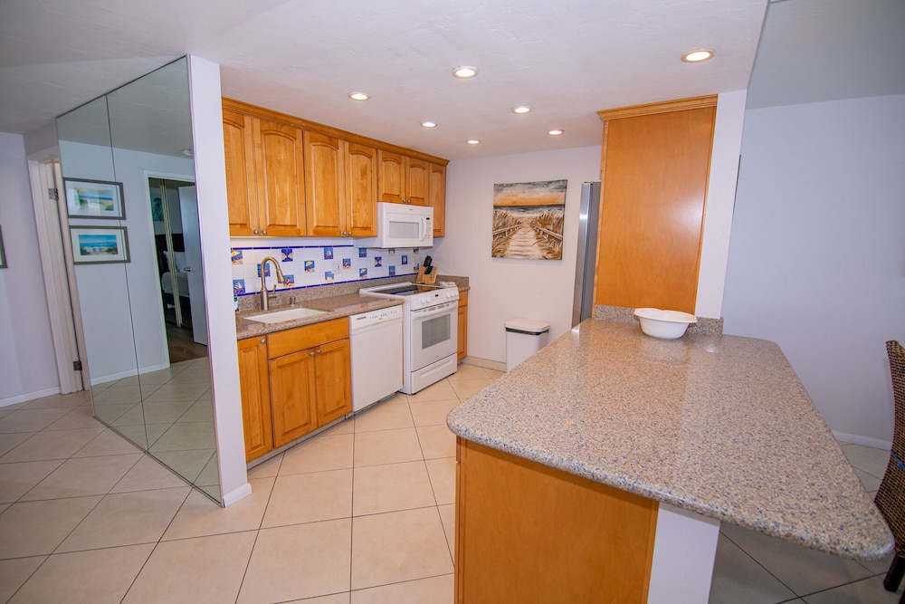Capri Beach Accommodations - photo 40