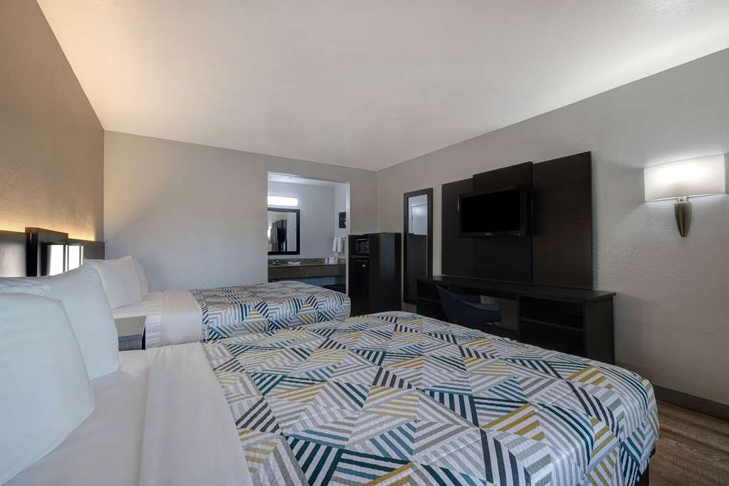 Motel 6 Buttonwillow CA Central - photo 17