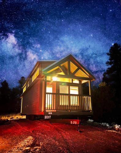 Cabins with a Mountain view 4A — 4-Star Luxury Hotel in Williams, United States