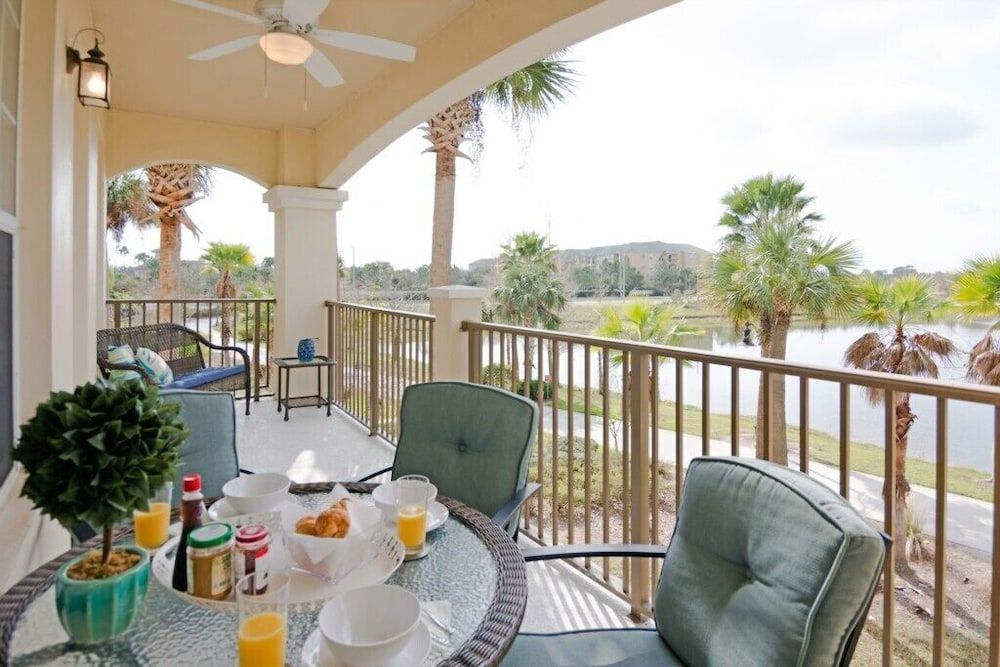 Modern Vacation Apartment with a Lake View at Vista Cay Resort VC4816 - photo 3