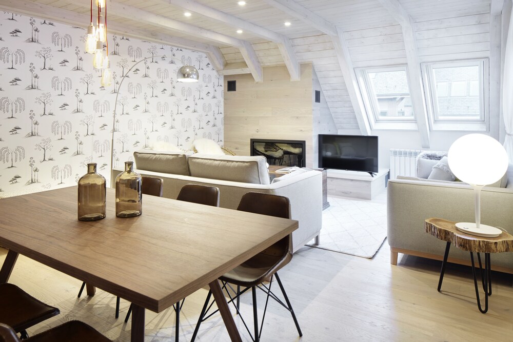 Val de Ruda Luxe 50 by FeelFree Rentals — 4-Star Luxury Hotel in Vielha, Spain
