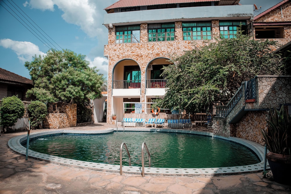 Serene Annex Hotel and Apartment — 5-Star Luxury Hotel in Dar Es Salaam, Tanzania