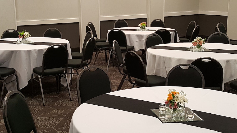 Holiday Inn Blmgtn Arpt South Mall Area By IHG - photo 32