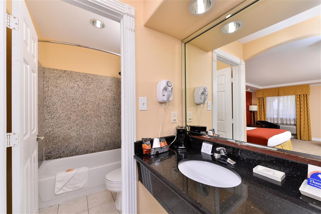 Americas Best Value Inn Angleton - photo 10