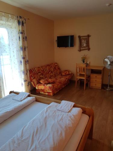 Aitiņlauvas in Tireli, Latvia