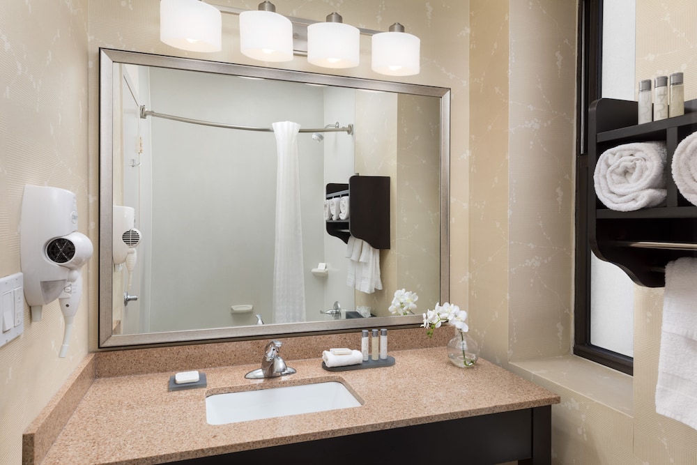The Hotel @ Fifth Avenue - photo 34