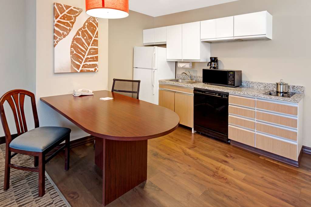 MainStay Suites Detroit Farmington Hills - photo 10
