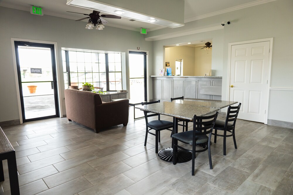 Motel 6 Nacogdoches TX - photo 2