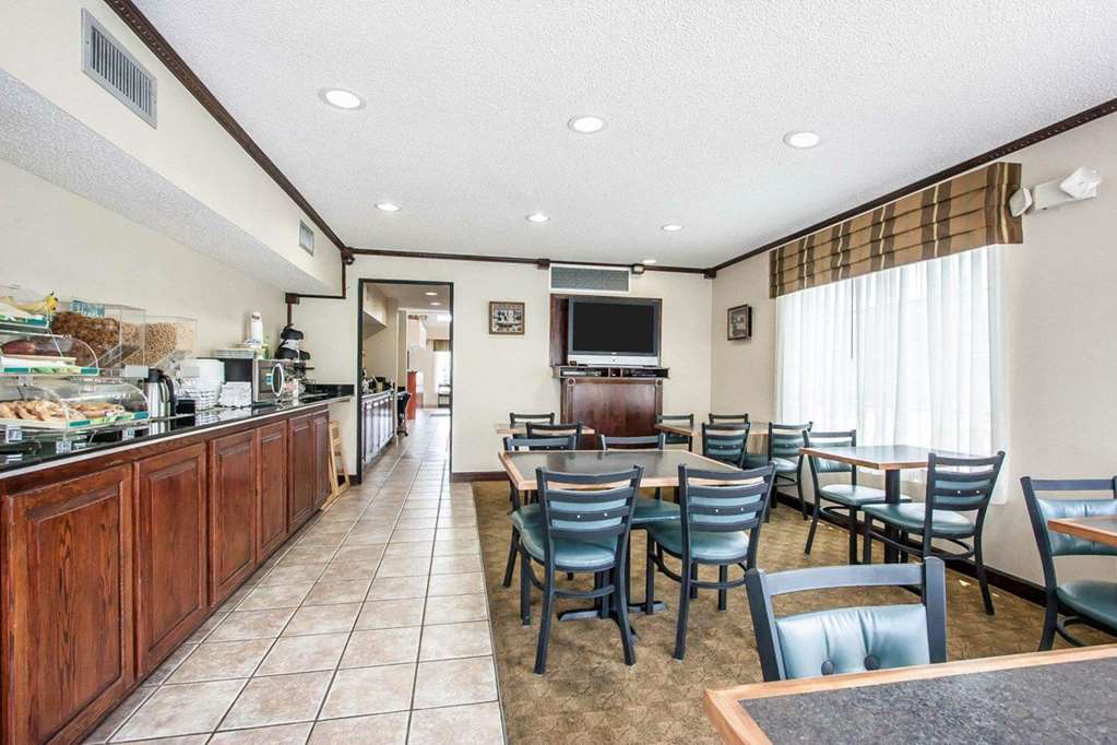Quality Inn Savannah South - photo 26