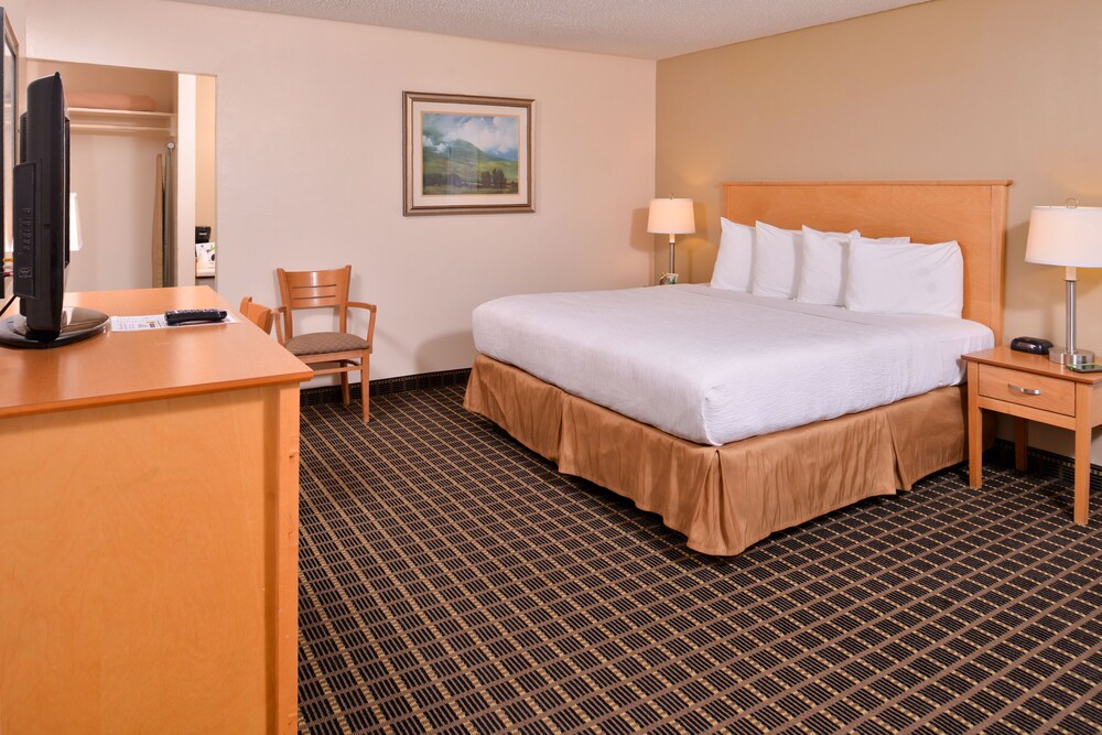 Campus Inn & Suites Eugene Downtown - photo 16