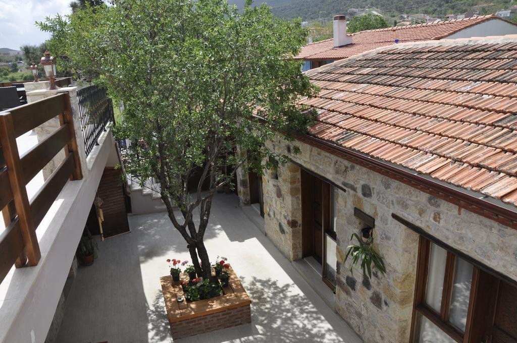 Taş Avlu Butik Otel in Karaburun, Turkey