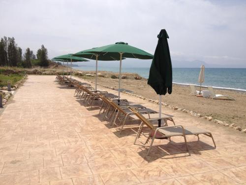 Villa 1 Sandy Beach Villas Heated pool Jacuzzi Private Beach Area Sea Views