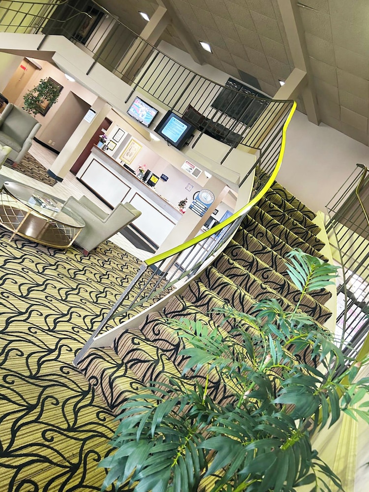 Blue Way Inn & Suites La Crosse - photo 21