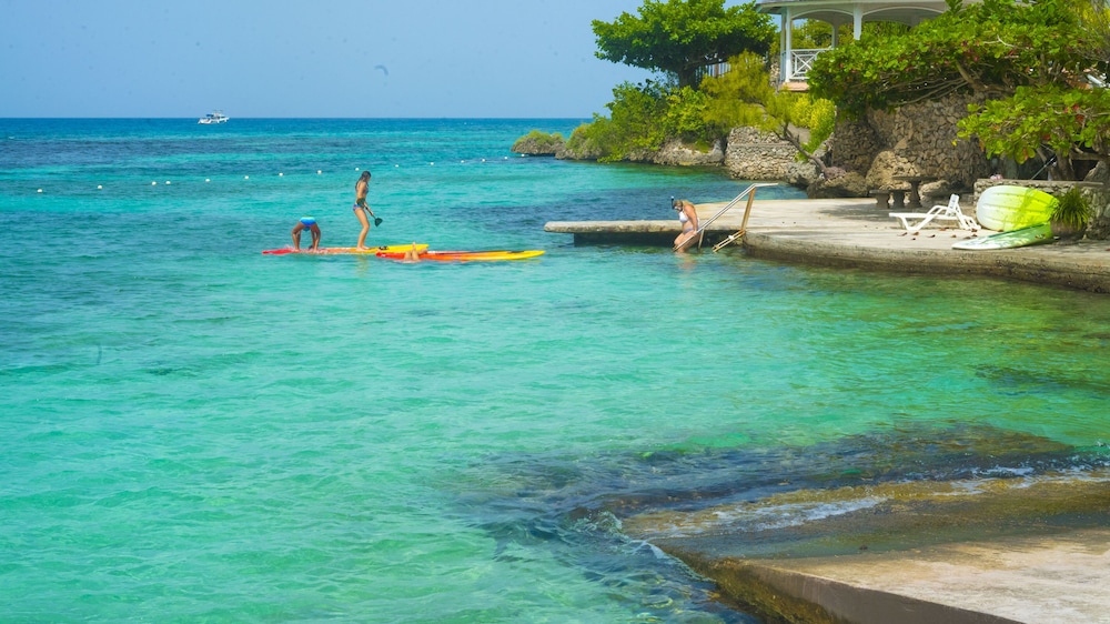 Penthouse getaway by the beach in Ocho Rios, Jamaica
