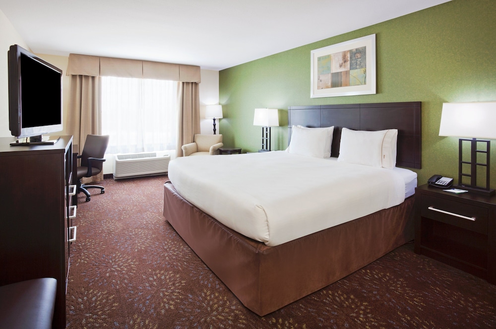 Holiday Inn Express & Suites Rochester Mayo Clinic Area by IHG - photo 10