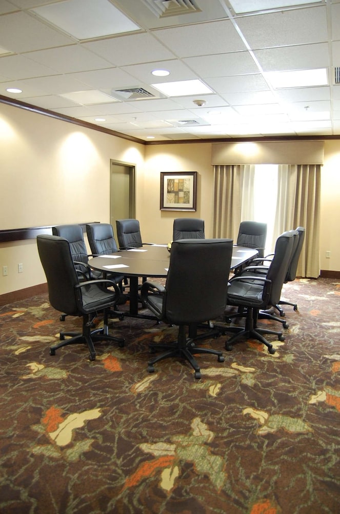 Hampton Inn Geneseo - photo 39